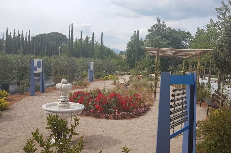Therapeutic gardens for dementia or Alzheimer patients
