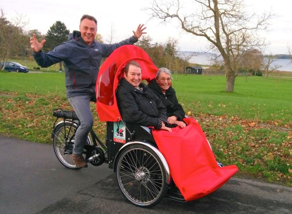 Cycling without age, servei voluntari de bici-taxis per a persones grans
