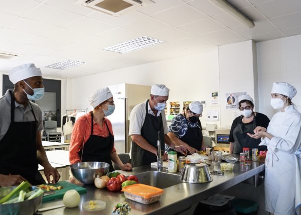 Projecte Alimenta, cocinas comunitarias y talleres de alimentación para huir del asistencialismo