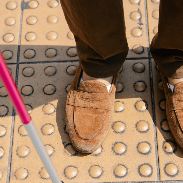 NaviLens, a code system that guides individuals with visual impairments in public spaces