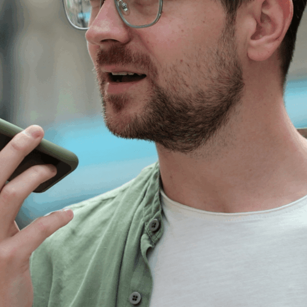 Whispp, a voice assistance app for people with voice disorders