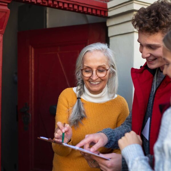 Una plataforma digital que permet als professionals de primera línia informar i abordar els reptes socials a les seves comunitats